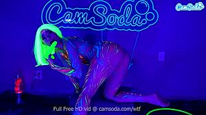 Jewelz Blu Body Paints and Masturbates with Toys!