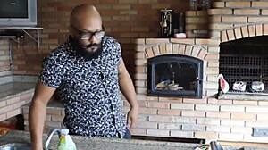 comi o cu da minha cunhada no chão da cozinha