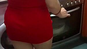 la mejor cogida con mi madrastra en la cocina