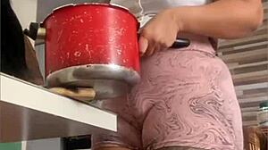 a buceta mais inchada que vc j� viu, swollen and flashing in bbw exhibitionist fun.