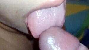 Le ofrezco 100 mil pesos a la vecina y me deja llenarle el co�o de leche. Sexy cute natural tits ass gets cum.