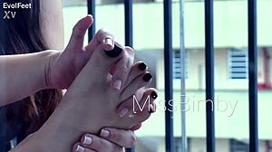 hey, i love saliva dripping down my sexy toes!