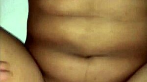 Hot Sri Lankan girlfriend's viral bedroom sex tape 😍