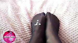 i love watching this babe in stockings work her pussy until she cums on her feet during a hot solo cam show