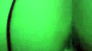 le chupo la verga y lo monto como una perra hasta dejarlo sin una gota de leche