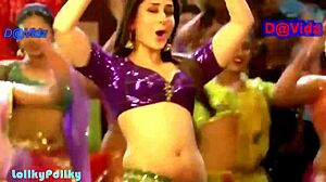 Indian MILF Kareena Shows Off Her Hottest Navel