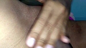หีเพื่อนสาวที่มีน้ำเงี่ยนไหลออกมาเงี่ยนสุดๆ Fucking Wet Shaved Pussy
