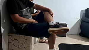 flash of dick in the dentists waiting room and she groped it