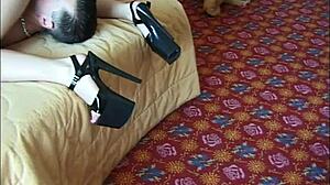 czech babe fucks in hotel