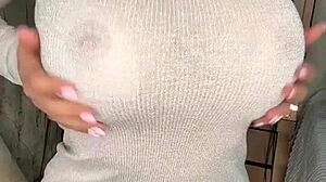 Latina playing with her dildo and fingers