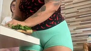 a buceta mais inchada que vc j� viu, swollen and flashing in bbw exhibitionist fun.