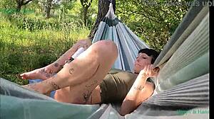 Happy Satisfaciendose En La Hamaca Al Aire Libre En La Naturaleza La Mancha España