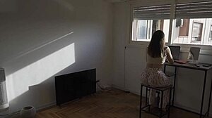 내가 의붓자매 바지 적셔서 알몸 방 액션으로 이어짐