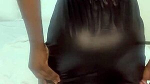 Twerking black teen babe shakes her curvy bouncy ass hard.