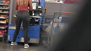 nice ass in spandex 😍