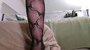 Giantess Dawnskye in Crotchless Pantyhose for Patrick's Custom Request!