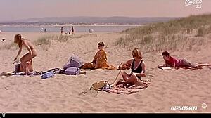 Η Clotilde Courau και η Charlotte Rampling σε σεξουαλική σκηνή