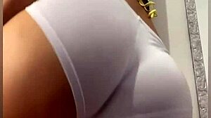 Putinha Gozando Na Siririca