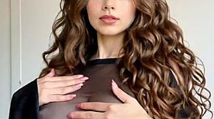 واو! طالبة 18+ تخفي حياة سرية من نيك مؤخرة قاسي!