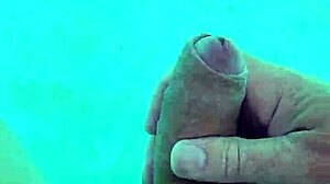 I jerk off in the pool 3!