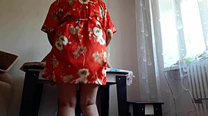 Girlfriend Away, Her Mother Screws Me Loud in Shop