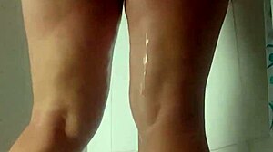 Encuentro en la ducha a la mama de mi mejor amigo