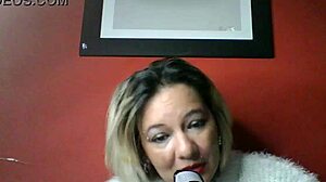 lola chats about fun things