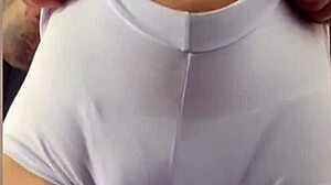 Putinha Gozando Na Siririca