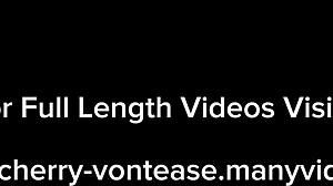 Up Close Curvy Wet Pussy Lips Masturbation