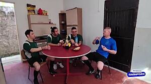 time de futebol bota a putinha pra chupar o time todo with monster cock double penetration