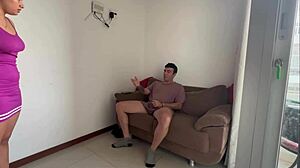 Minha Colega De Quarto � Uma Porca E Uma Vagabunda