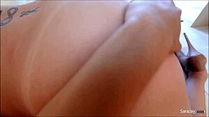 Does sara jay fuck raquel?