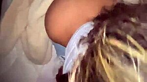 compa�era universitaria comparte oral con latina