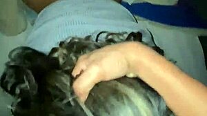 compa�era universitaria comparte oral con latina