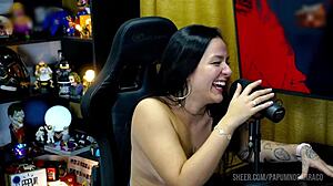 bi mejia colocou os peitos pra fora e pediu pro ruan apertar eles, ficou molhada gemendo de tesão - pápum no barraco