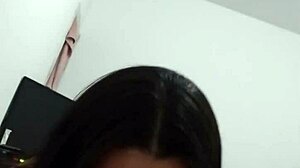 Brazilian Shemale Trades with Client in Salvador