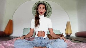 Roxy fox explains the differences between foreskin and circumcised penises in this detailed tutorial