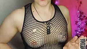 tu suegra te invita a lamer su coño y cabalgar.