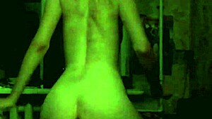 i'm talking to my skinny young girlfriend who has a small waist and is 18+ years old