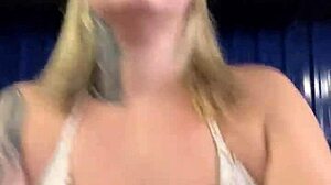 Wet amateur flashes pussy at gym during public cardio test