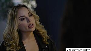 I can’t believe Anna Claire Clouds is licking me!