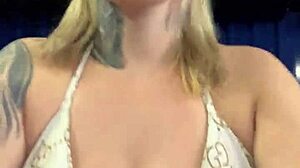 Wet amateur flashes pussy at gym during public cardio test