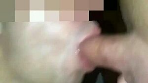 Chupando un rico pene, que rico se siente