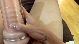 sexo rico con vagina de silicona, mira esto.