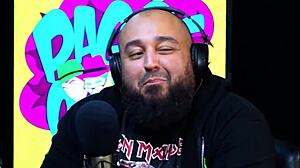 safada da morena says, 'fala putaria com meu namorado'