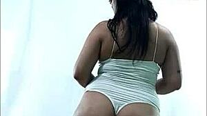 Latina slut claps her big ass in lingerie