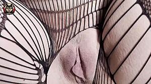 stepsister let me cum on her creamy pussy close-up