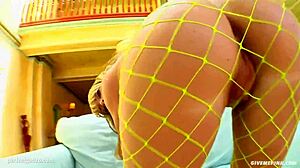 Gil Sky Gonzo Style Solo Fingering Masturbation On Give Me Pink