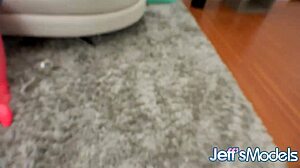 i bring myself to orgasm as a curvy hottie bbw.