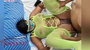 preta gostosa moans while getting massaged and fucked